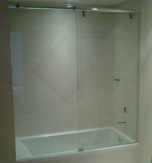 In-line Euroslide Tub Enclosure