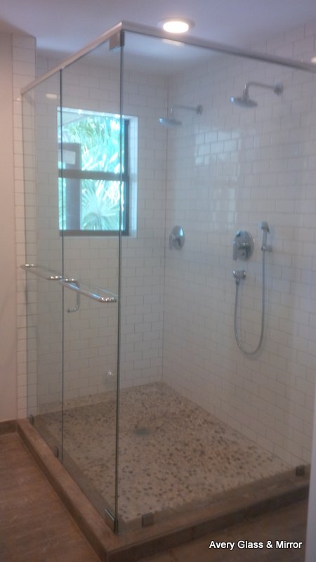 Corner shower with towel bars